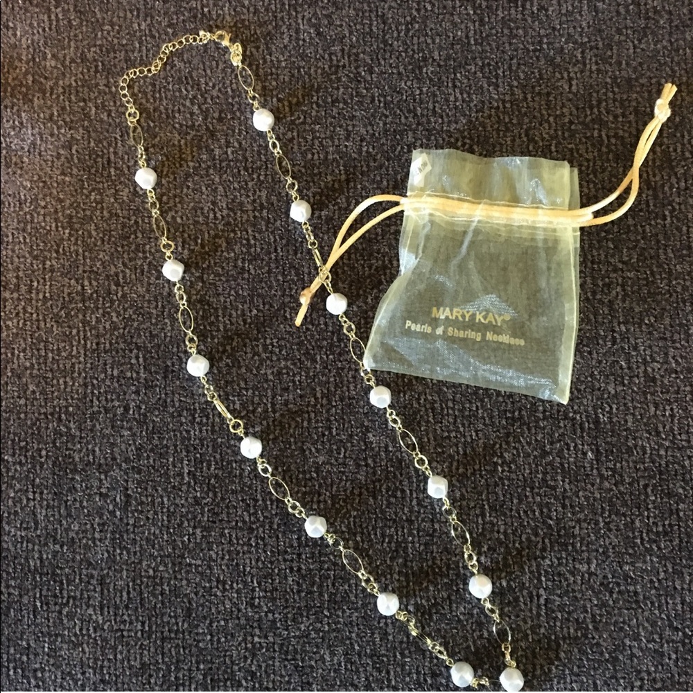 MARY Kay pearls of sharing necklaces